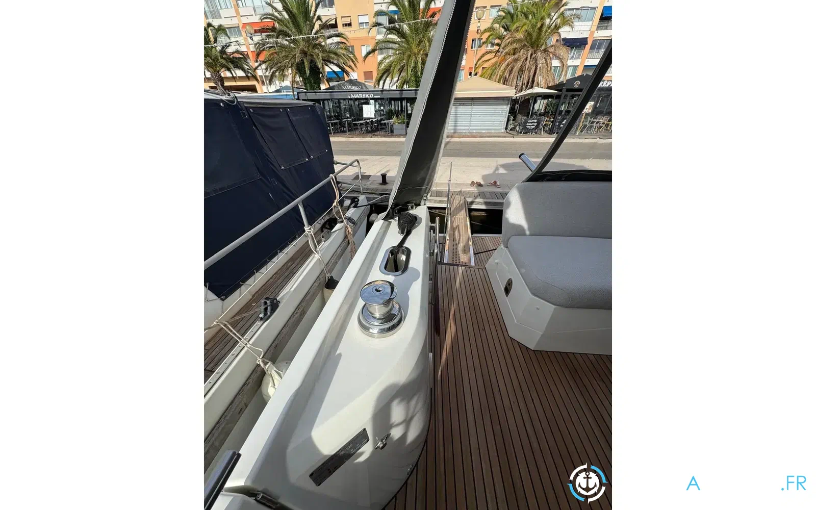 slider 3 Prestige Yachts 520 Fly