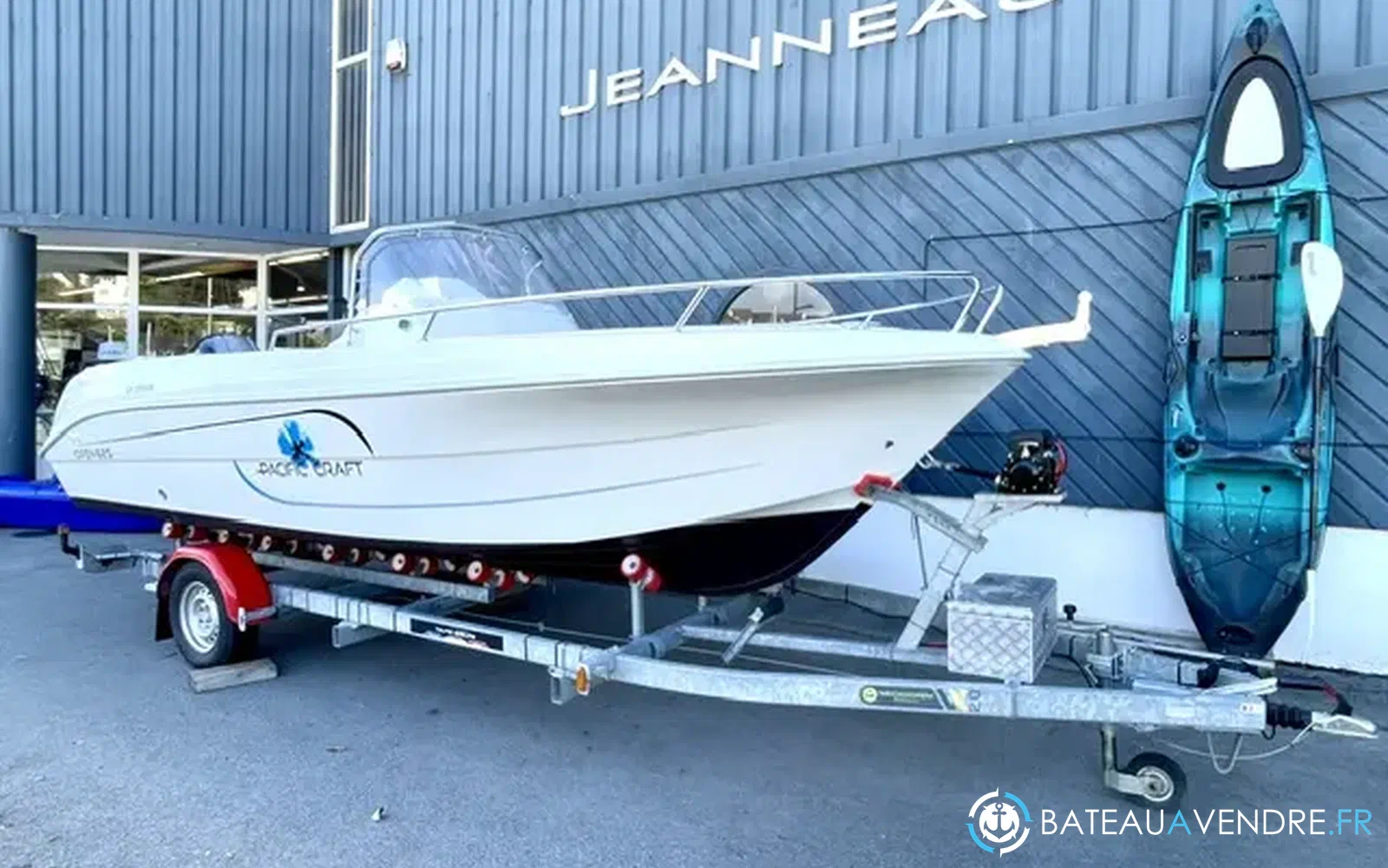 slider 1 Pacific Craft 625 Open