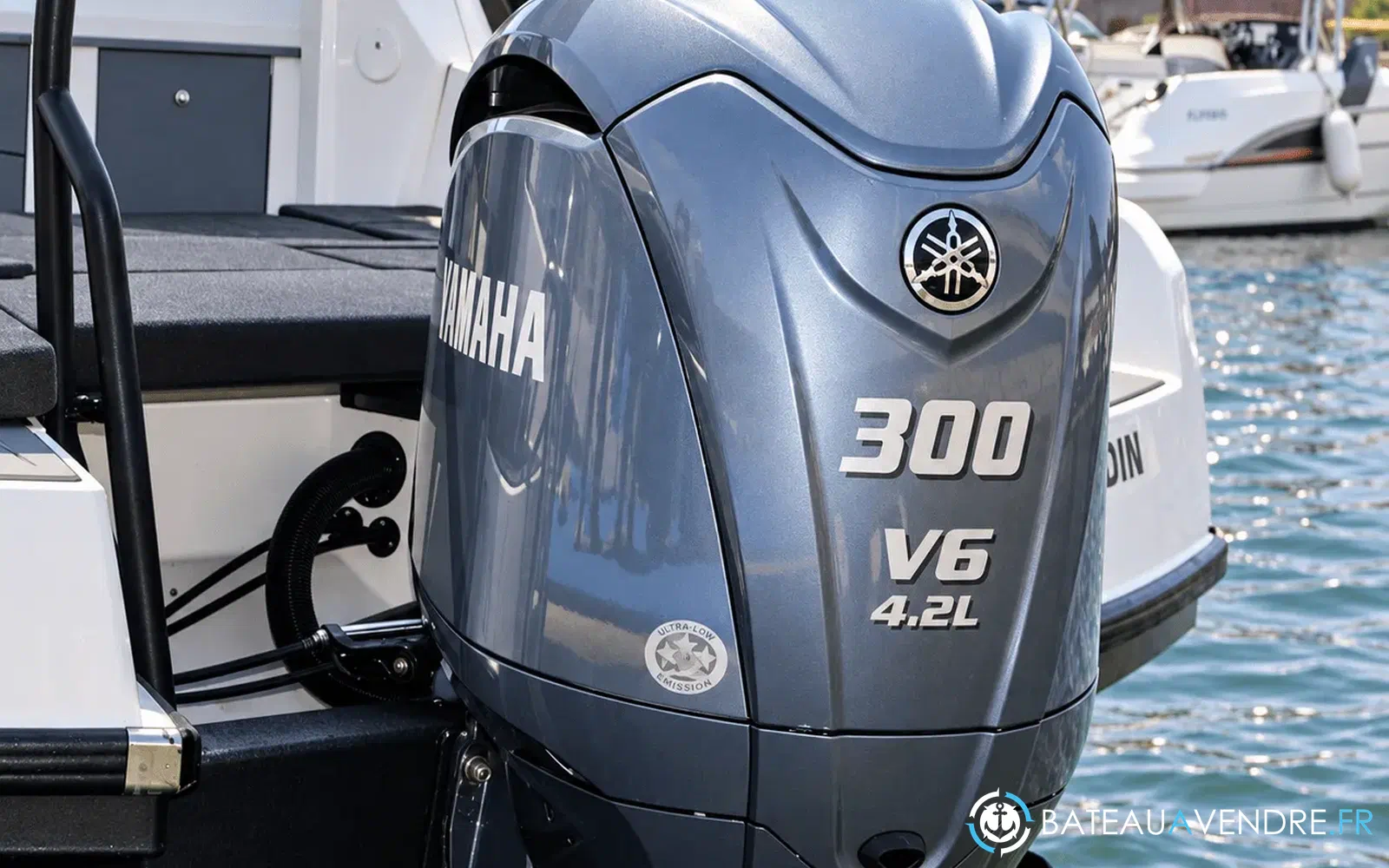 slider 4 XO Boats DSCVR T-Top