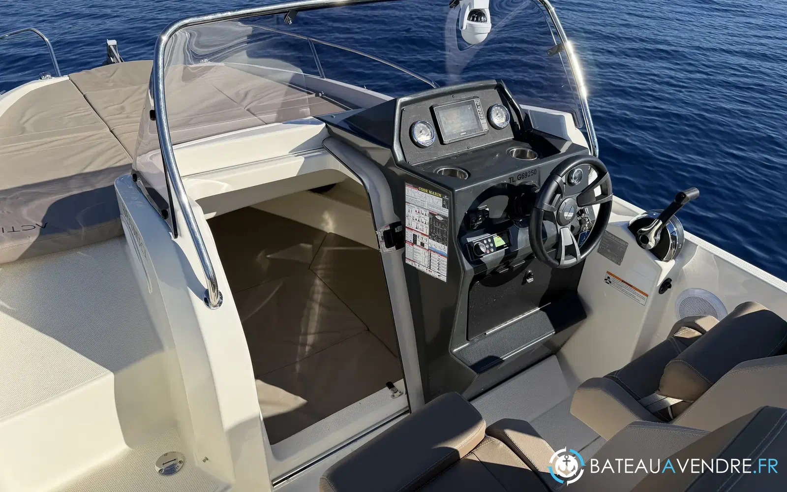 slider 8 Quicksilver Activ 605 Sundeck