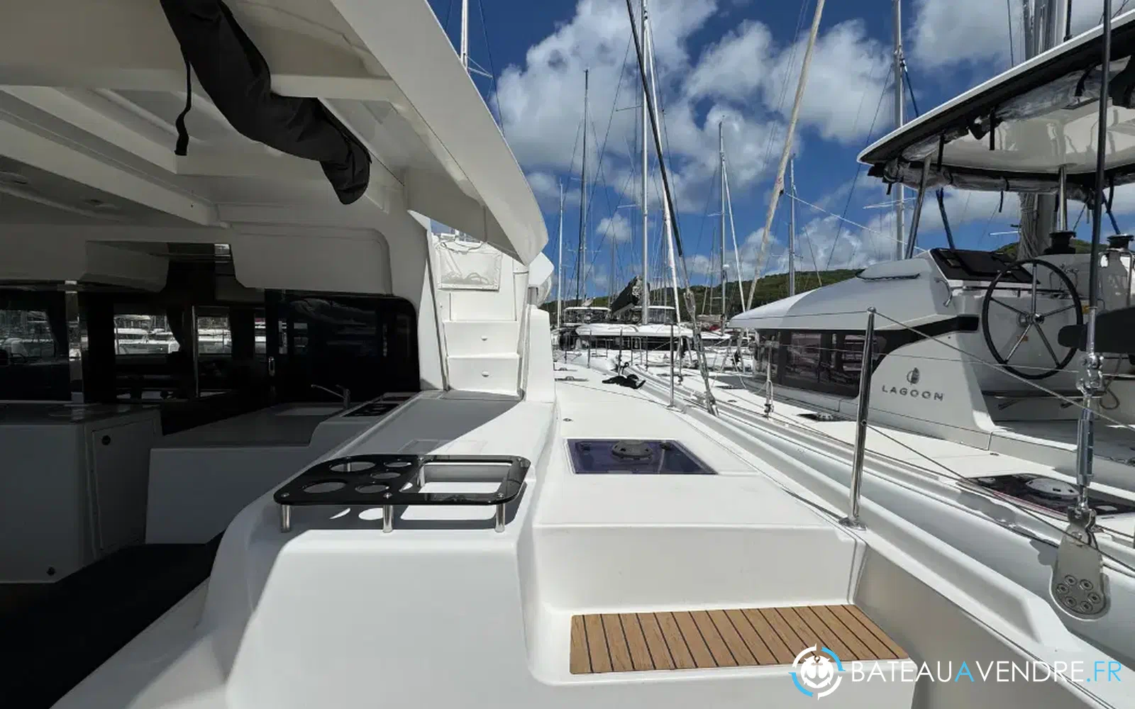 slider 9 Lagoon 46