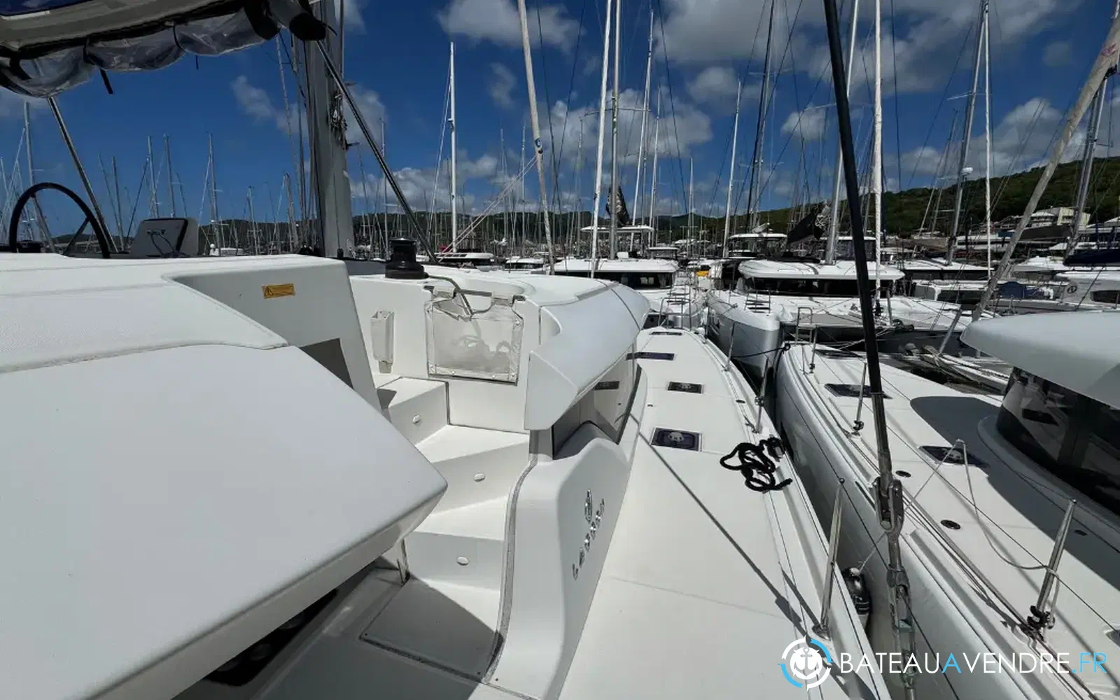 slider 11 Lagoon 46