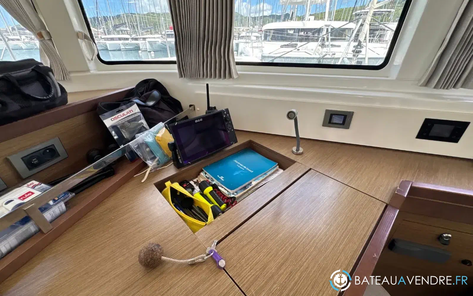 slider 43 Lagoon 46