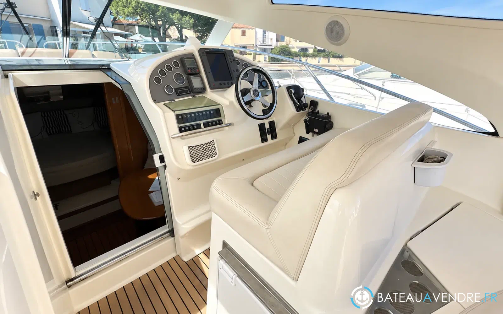 slider 7 Jeanneau Prestige 34 Hard Top