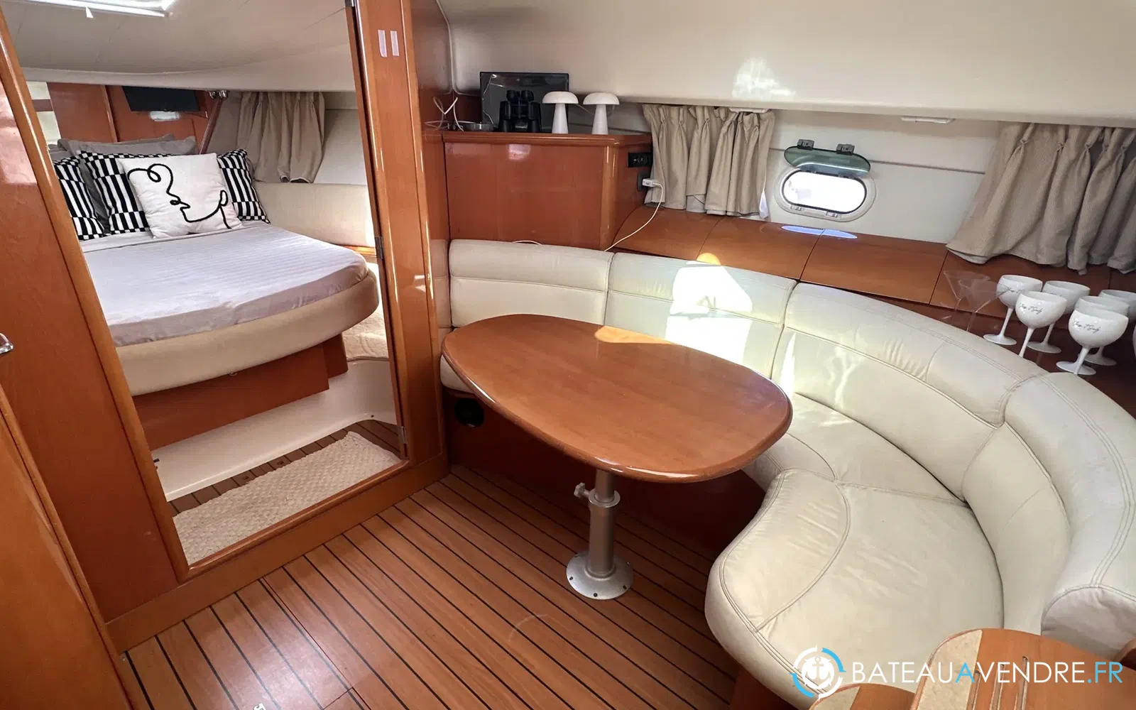 slider 10 Jeanneau Prestige 34 Hard Top