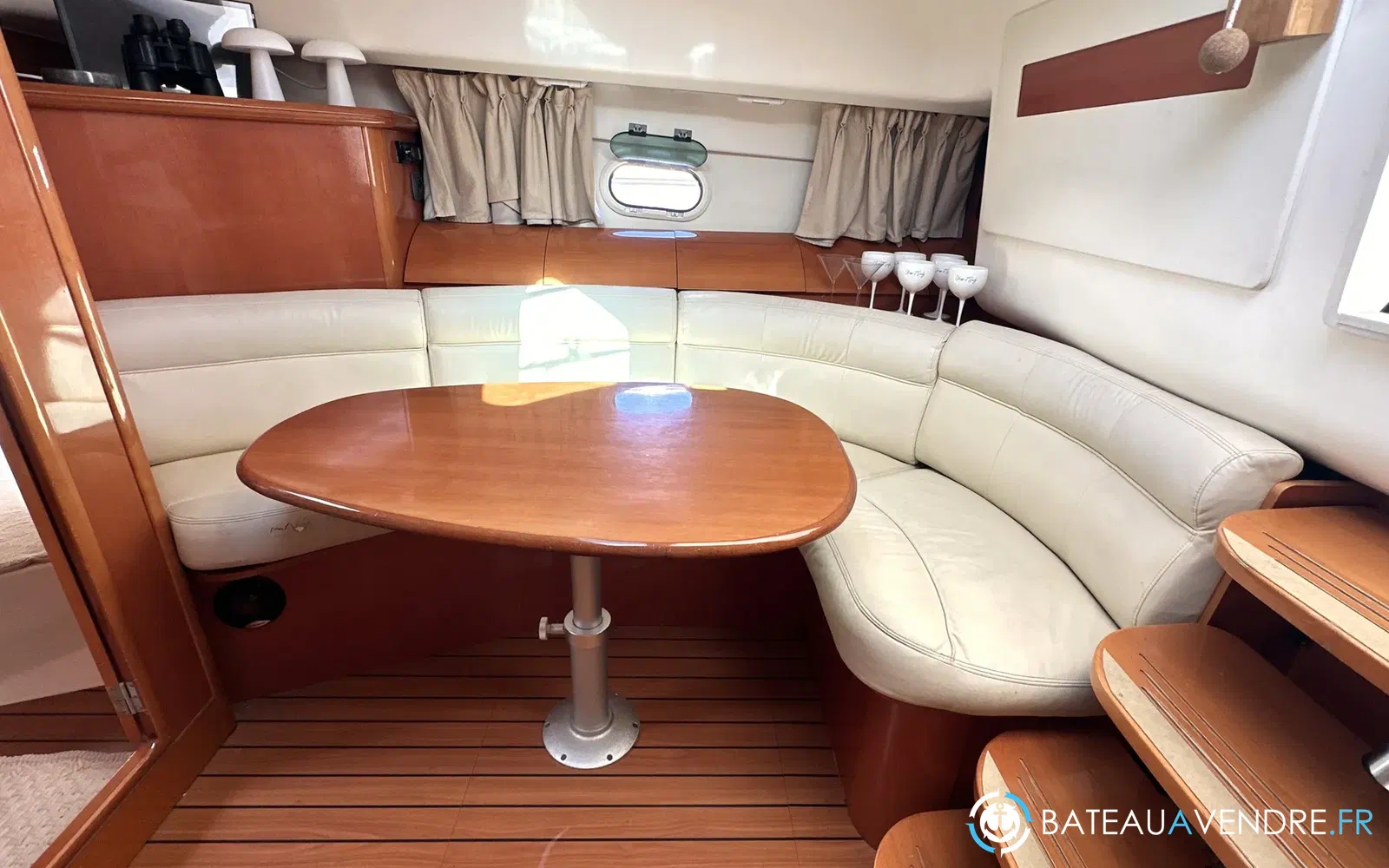 slider 11 Jeanneau Prestige 34 Hard Top
