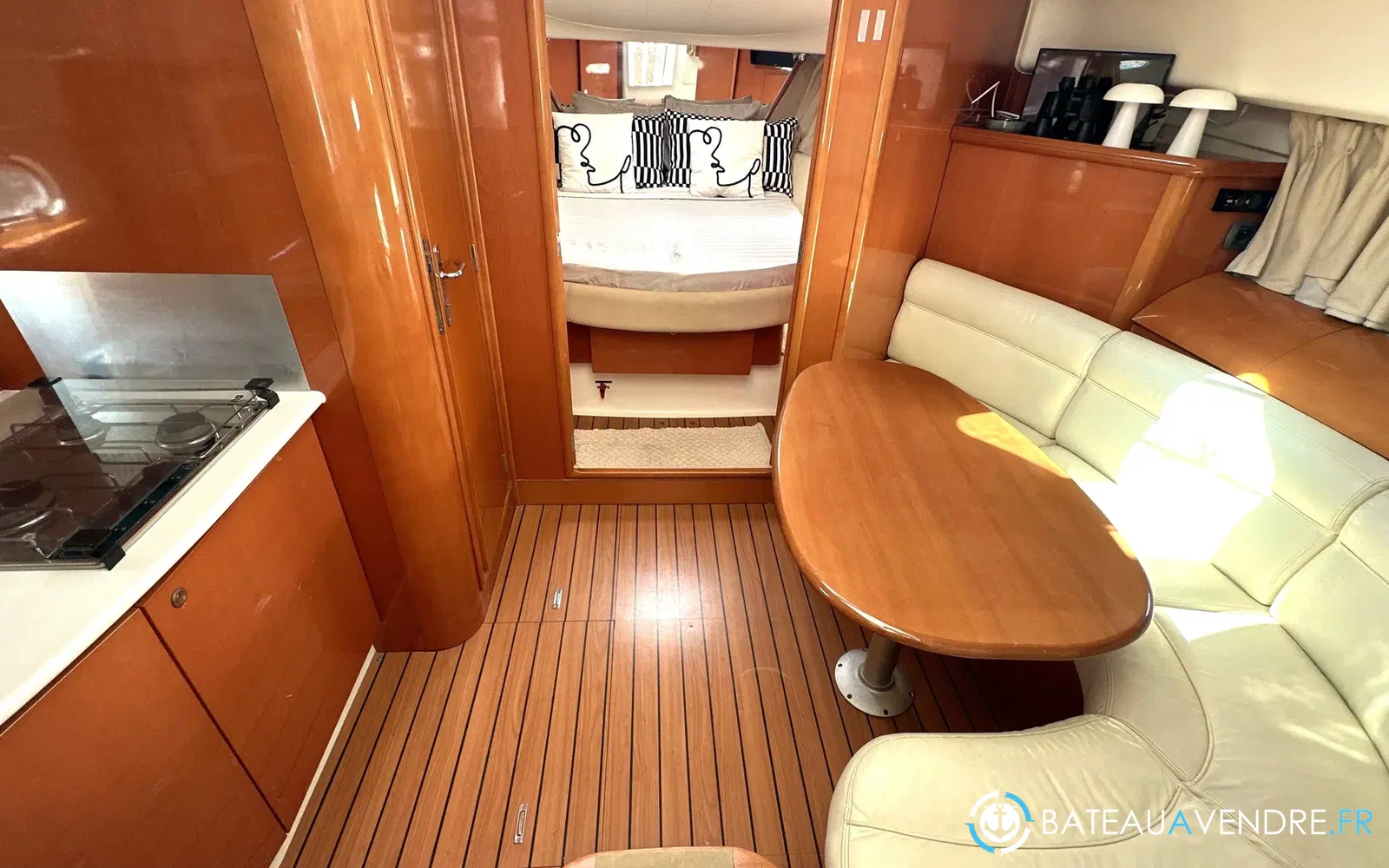 slider 9 Jeanneau Prestige 34 Hard Top