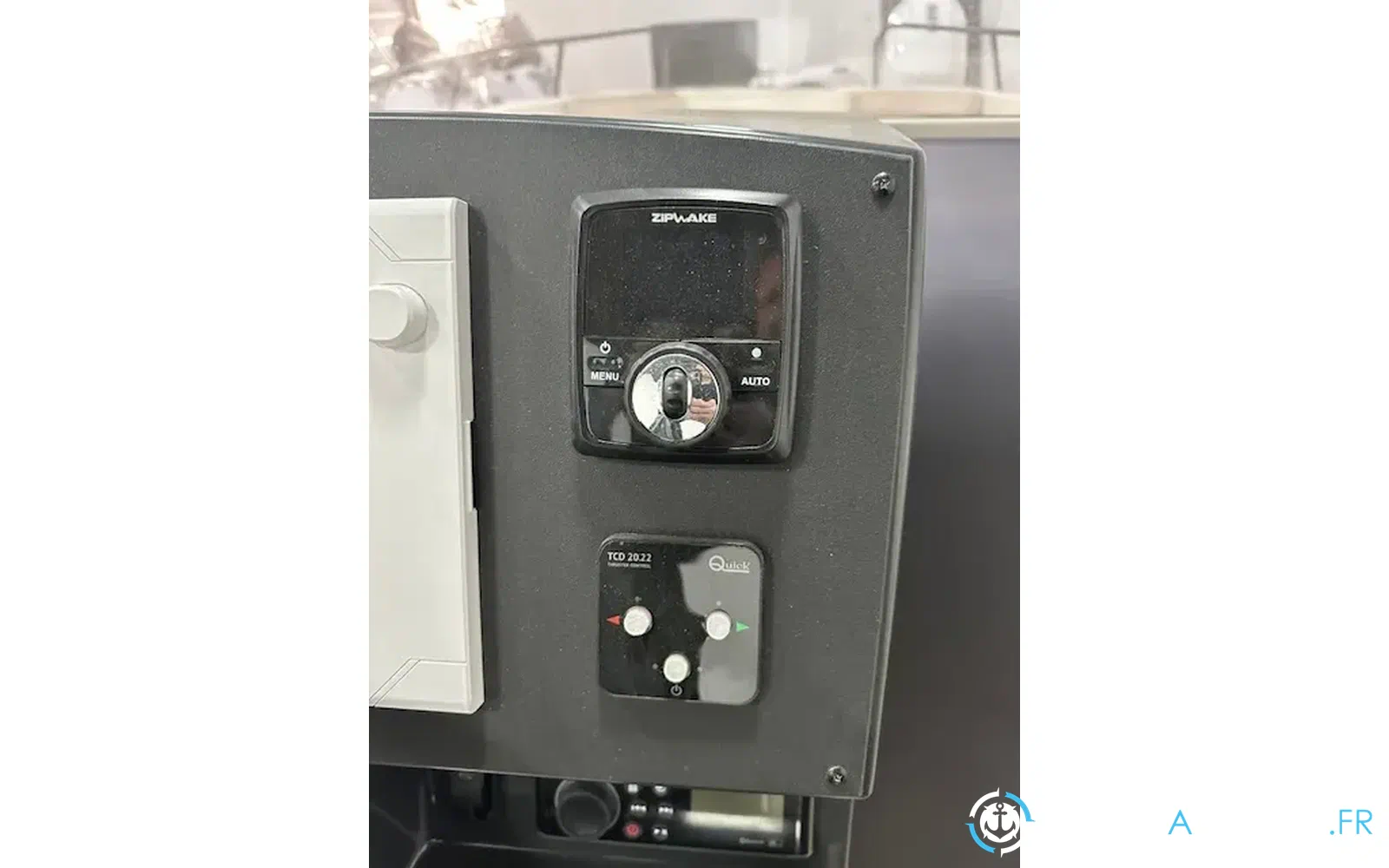 slider 23 Quicksilver 805 Open