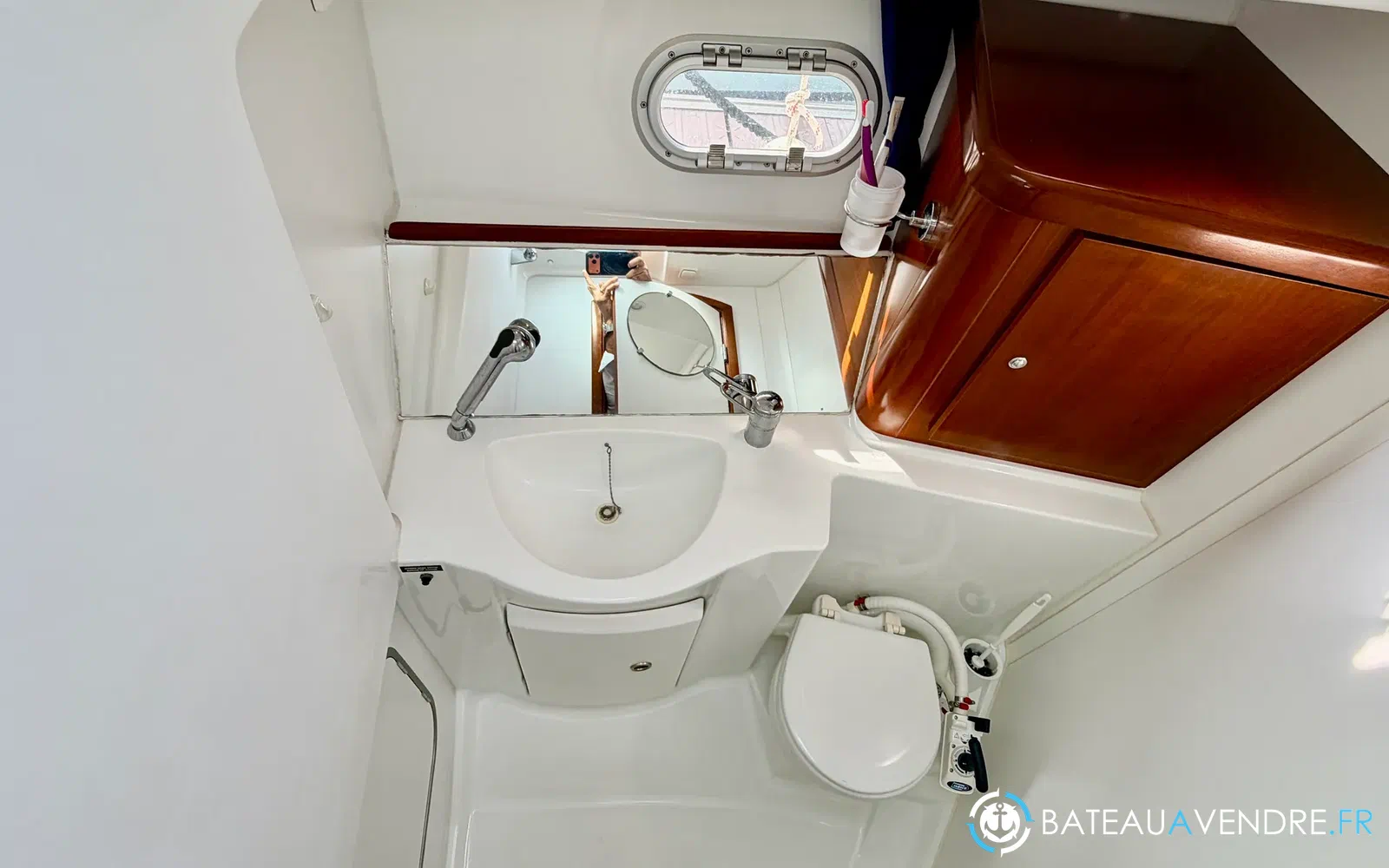 slider 23 Beneteau Antares 980
