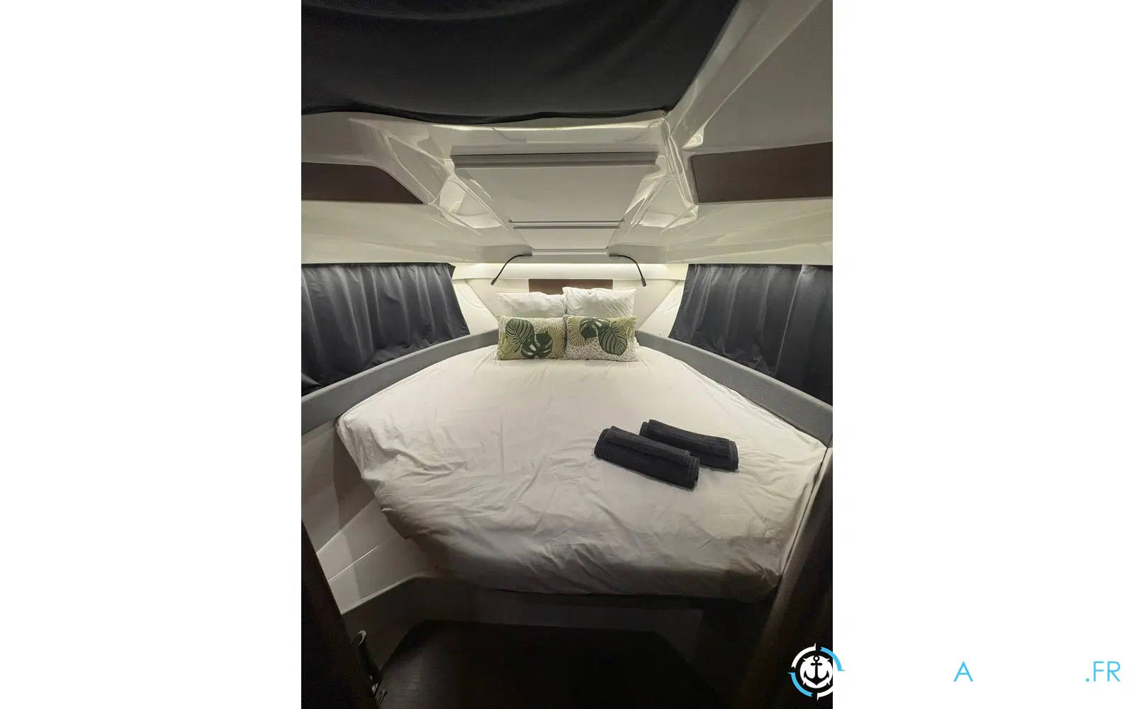 slider 12 Beneteau Antares Serie 9