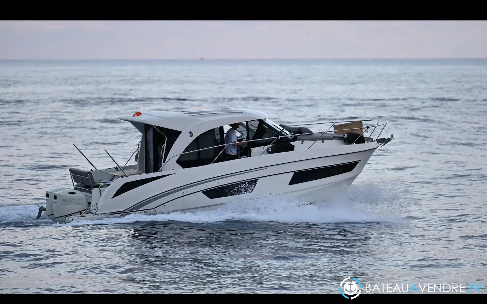 slider 2 Beneteau Antares Serie 9