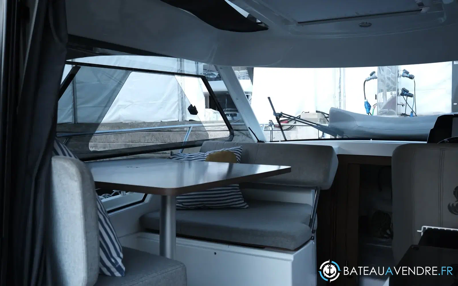 slider 6 Beneteau Antares Serie 9