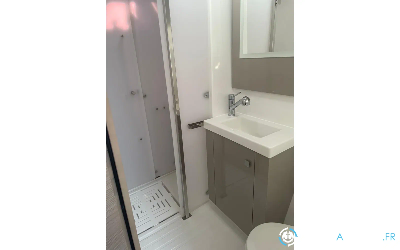 slider 14 Fountaine Pajot Astrea 42