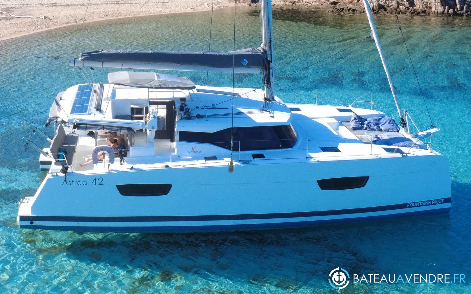 slider 2 Fountaine Pajot Astrea 42