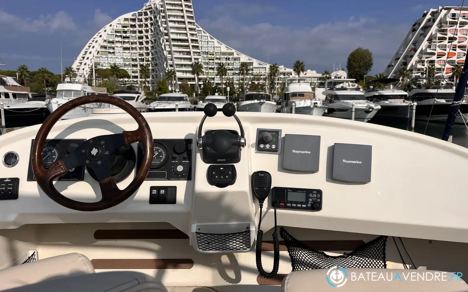 slider 11 Jeanneau Prestige 32 Fly