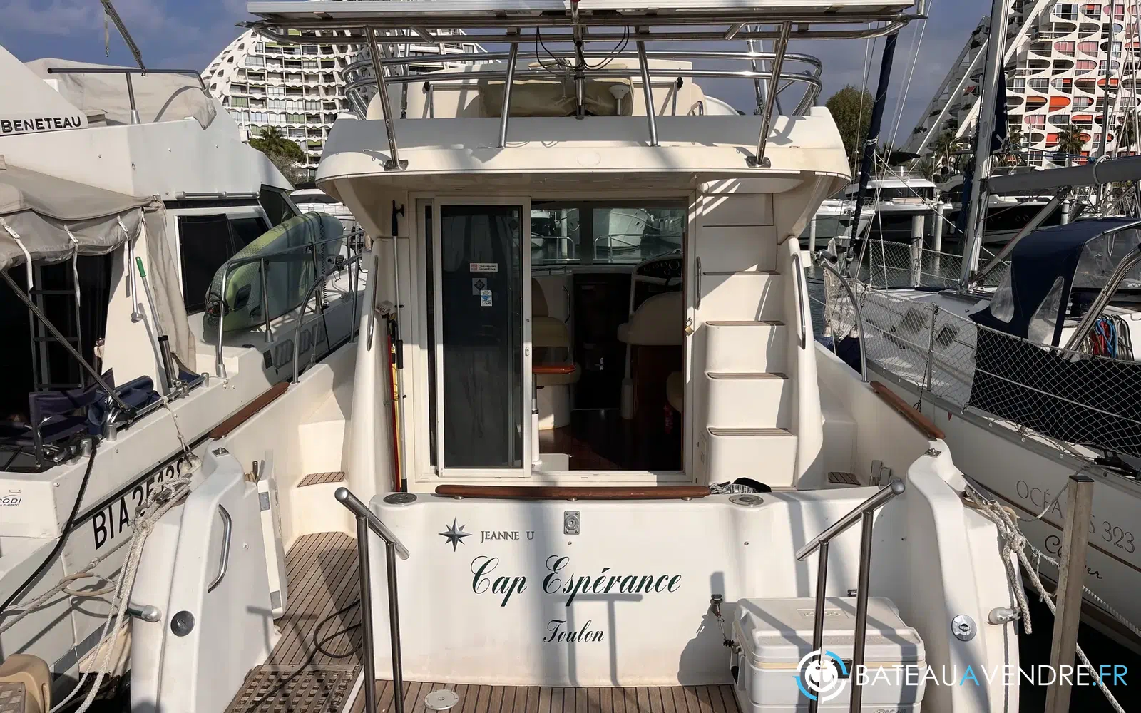 slider 1 Jeanneau Prestige 32 Fly