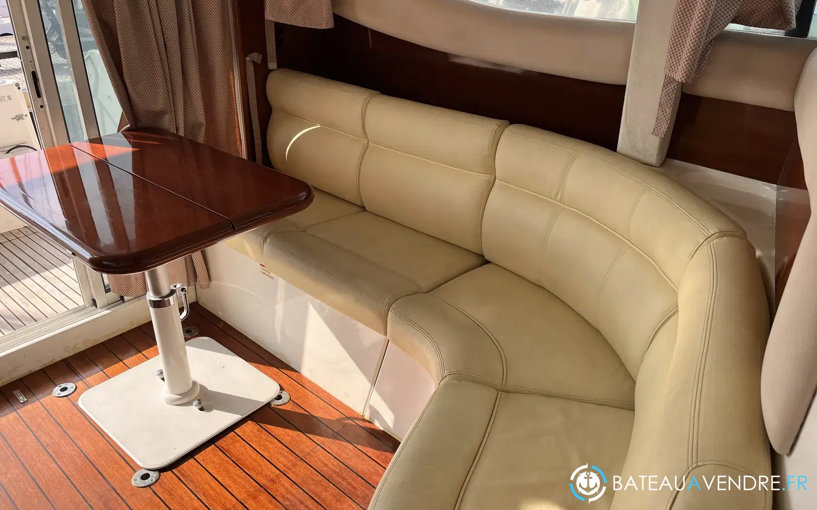 slider 4 Jeanneau Prestige 32 Fly