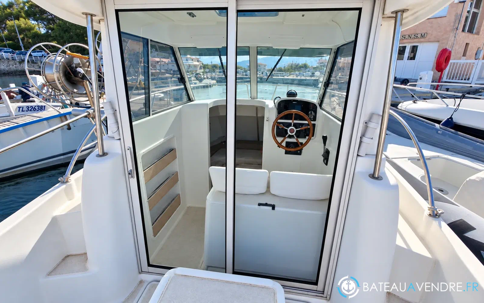 slider 6 Jeanneau Merry Fisher 635