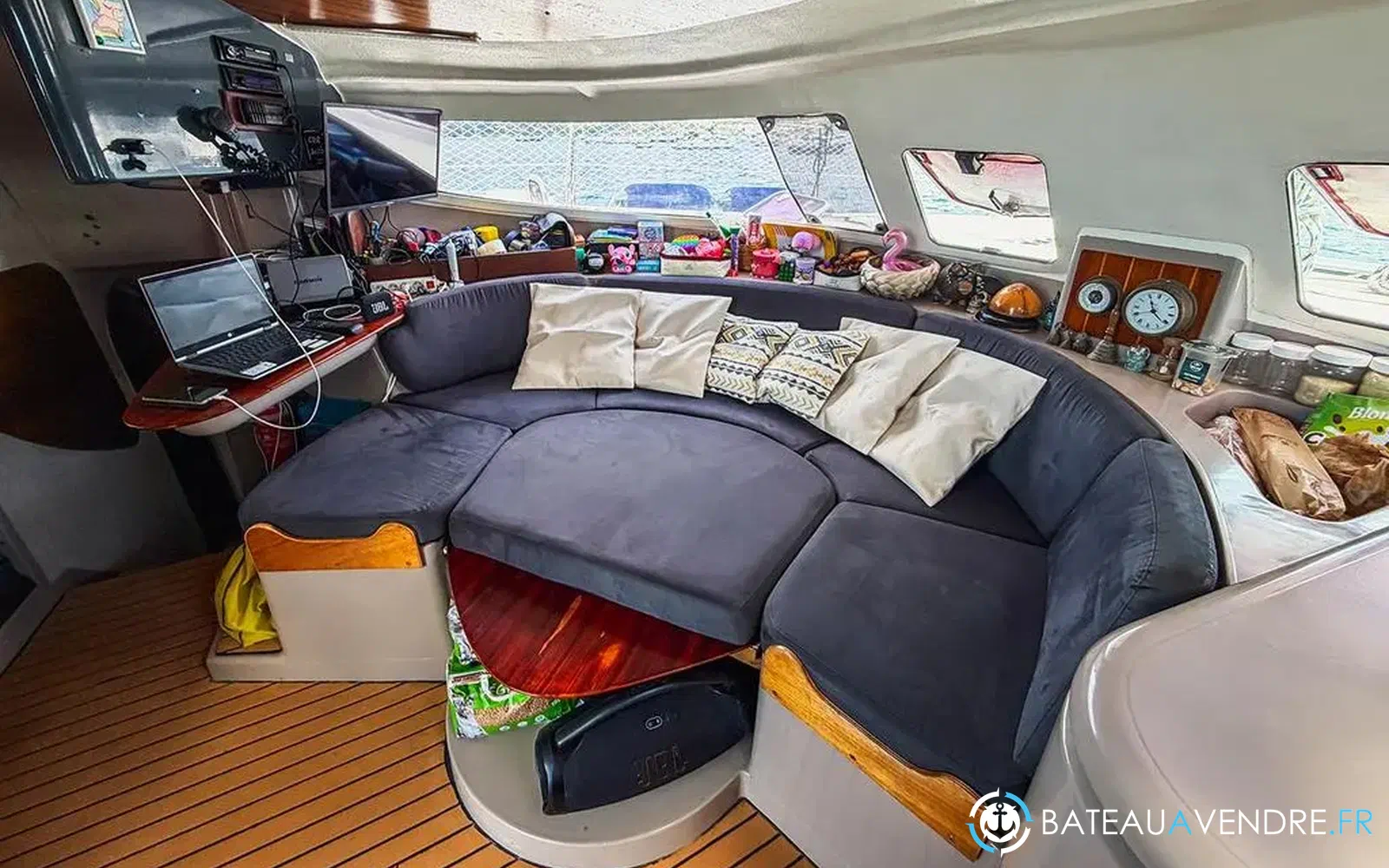 slider 15 Fountaine Pajot Athena 38