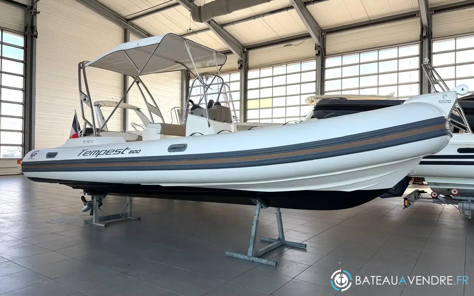 slider 0 Capelli Tempest 600