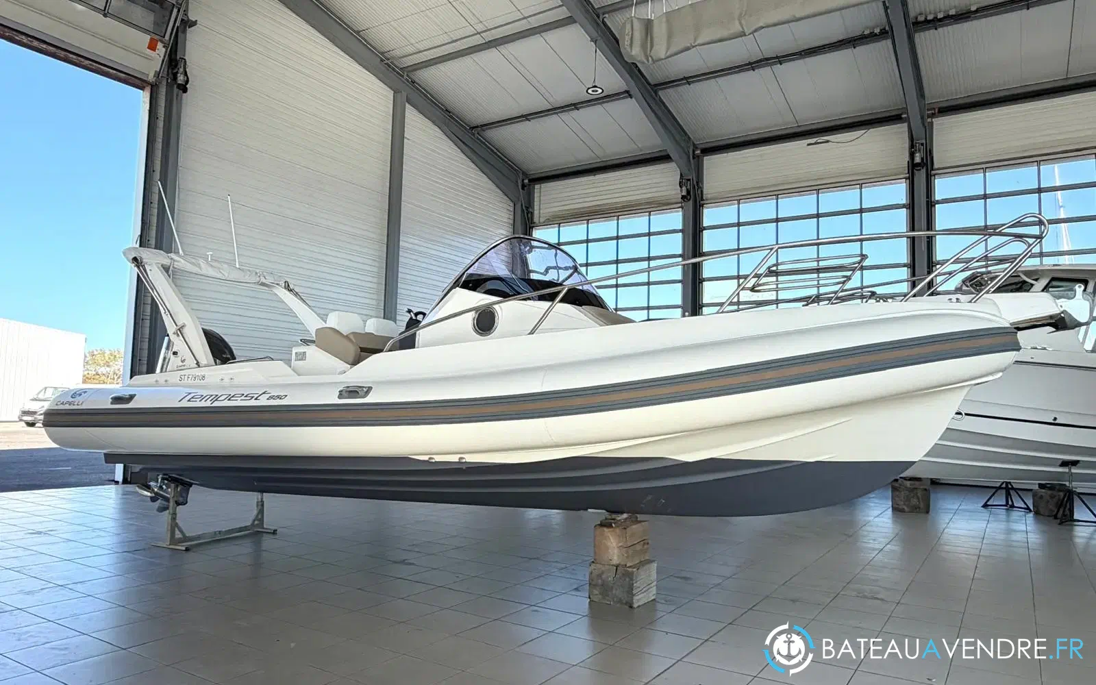 slider 0 Capelli Tempest 850 WA