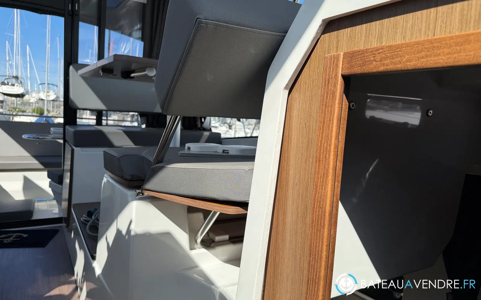 slider 24 Beneteau Antares 9 OB