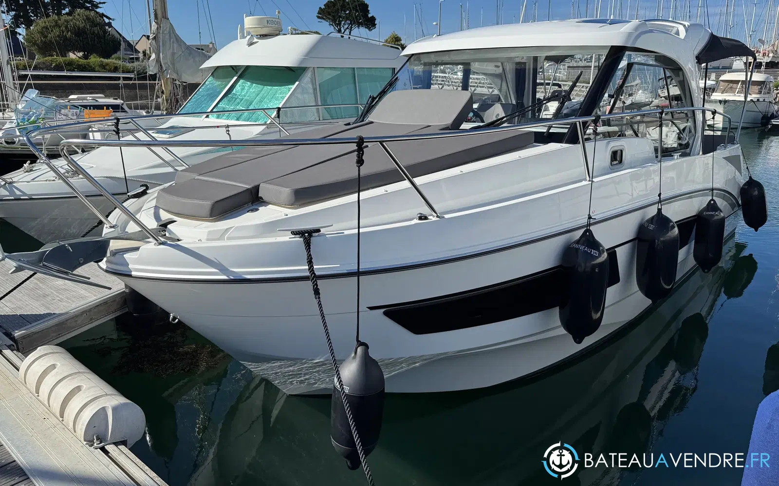 slider 1 Beneteau Antares 9 OB