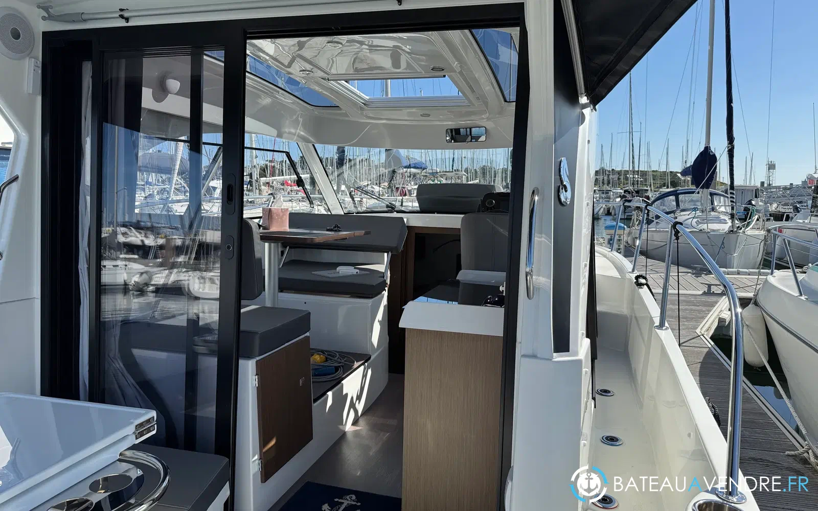 slider 8 Beneteau Antares 9 OB