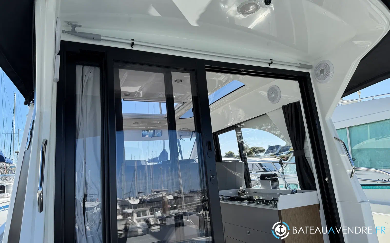 slider 9 Beneteau Antares 9 OB