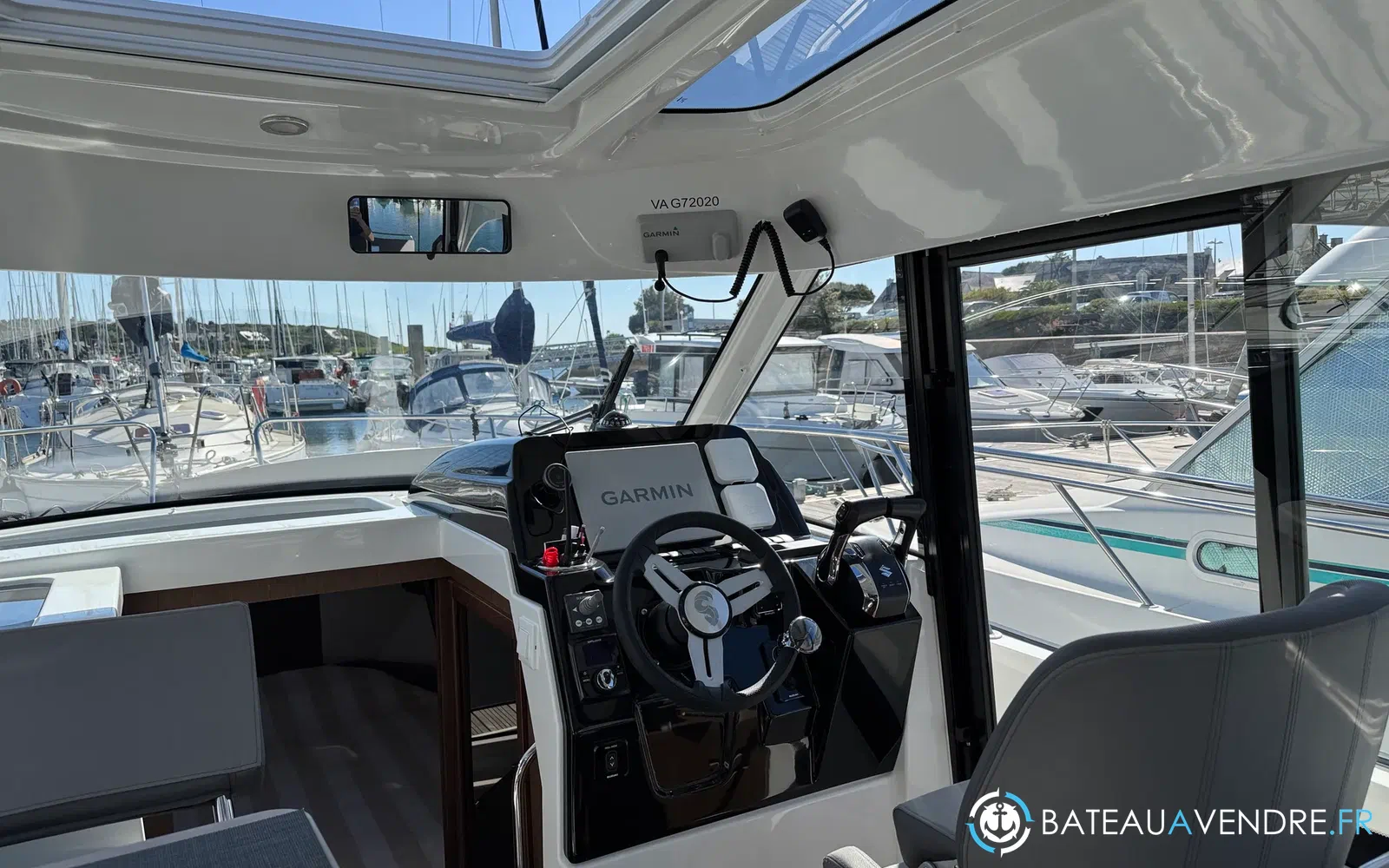 slider 15 Beneteau Antares 9 OB