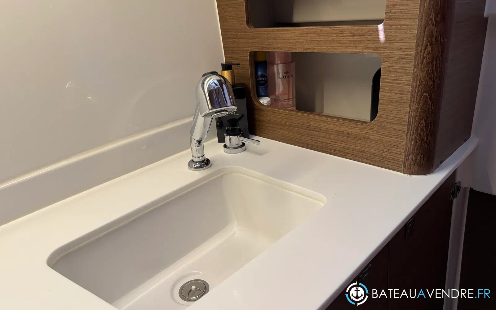 slider 37 Beneteau Antares 9 OB