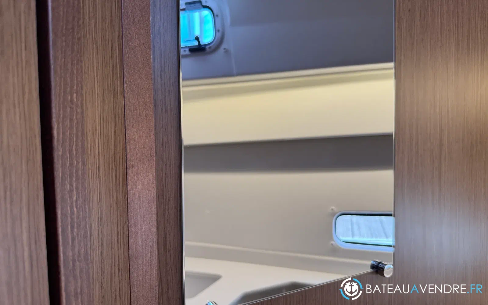 slider 40 Beneteau Antares 9 OB