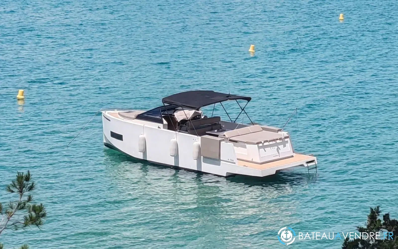 slider 2 De Antonio Yachts D33 Cruiser