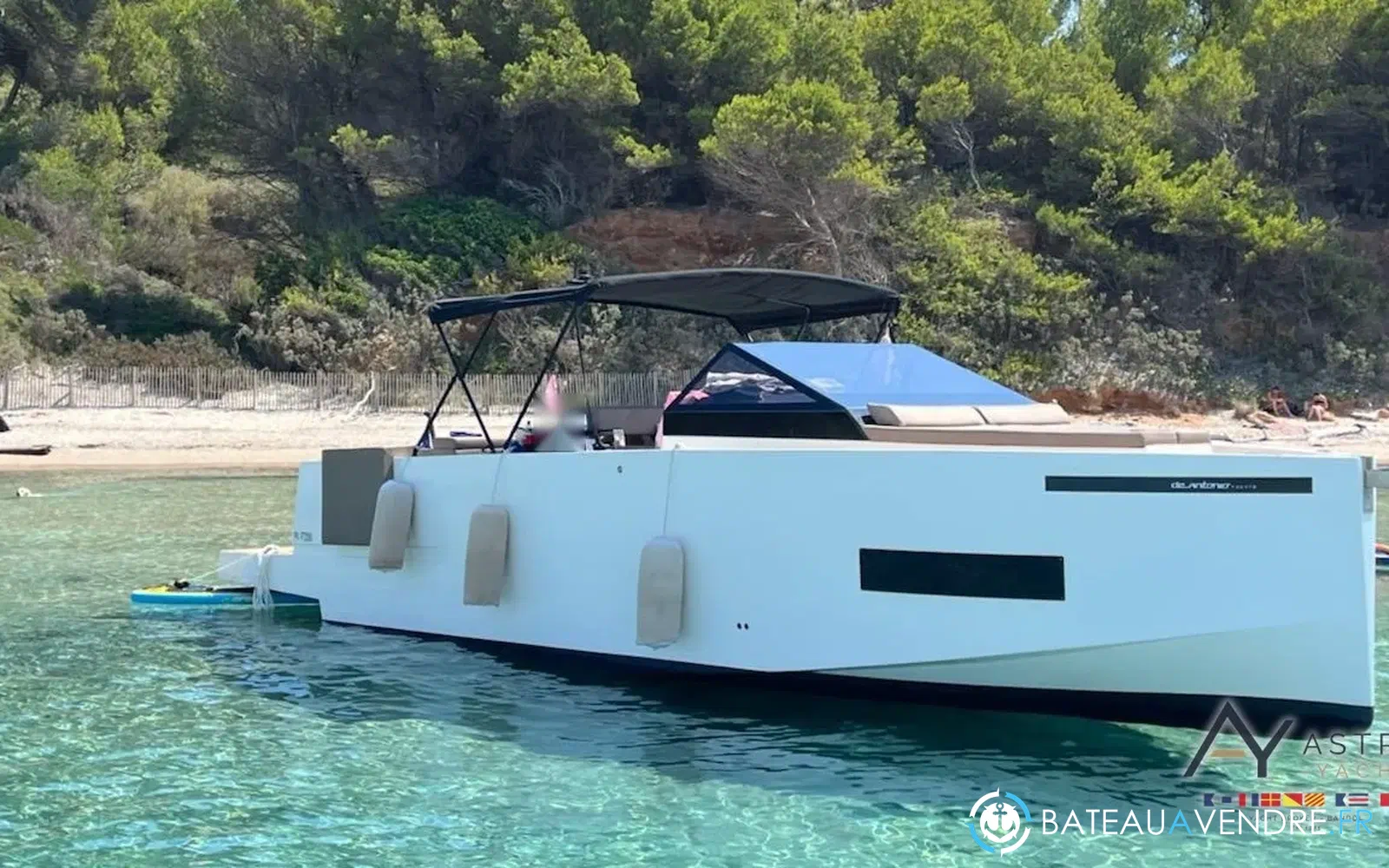 slider 4 De Antonio Yachts D33 Cruiser