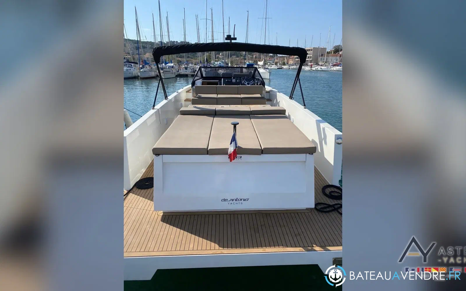 slider 9 De Antonio Yachts D33 Cruiser