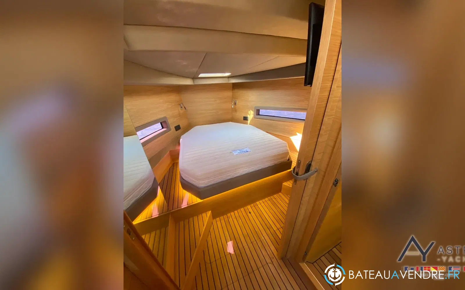 slider 11 De Antonio Yachts D33 Cruiser
