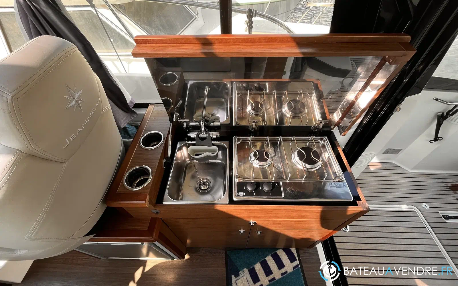 slider 12 Jeanneau Merry Fisher 895
