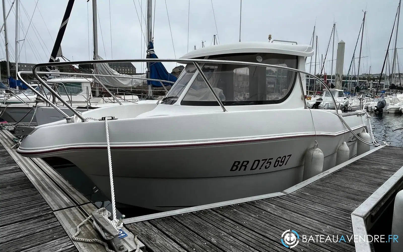slider 3 Arvor 215