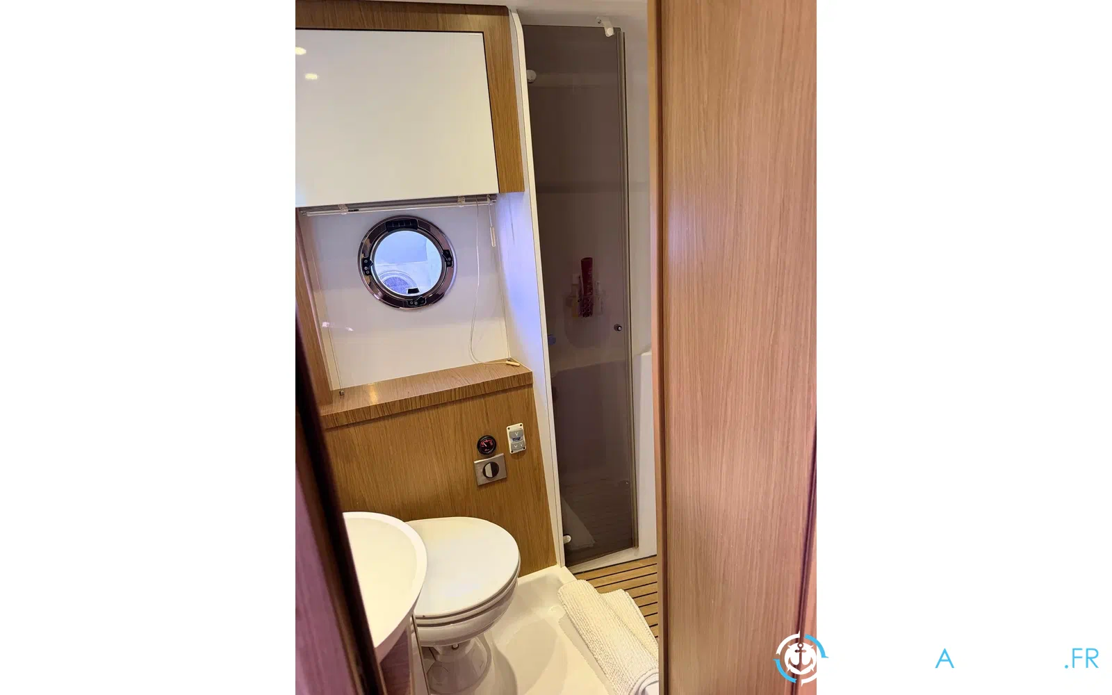 slider 21 Beneteau GT 44