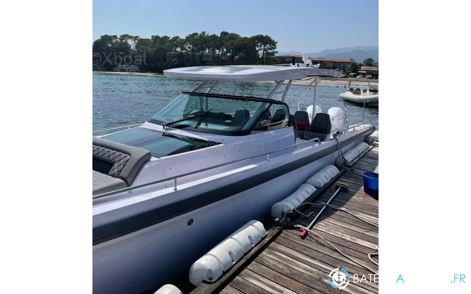 slider 4 Axopar 37 Cabin