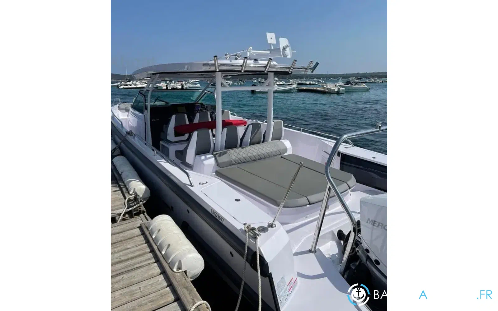 slider 5 Axopar 37 Cabin