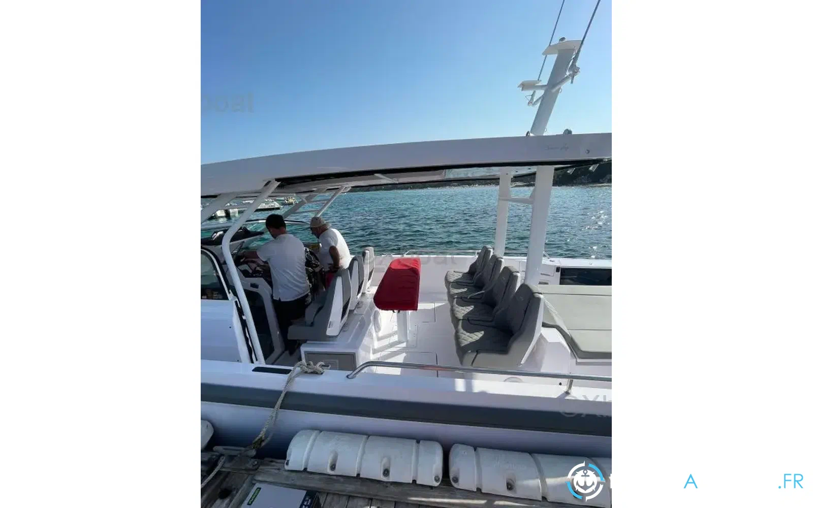 slider 6 Axopar 37 Cabin
