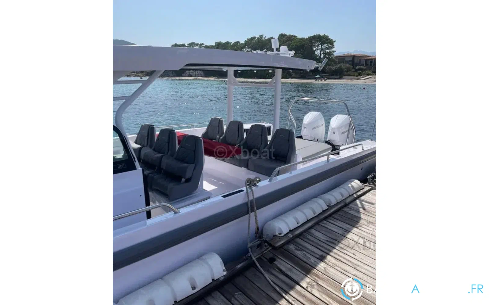 slider 7 Axopar 37 Cabin