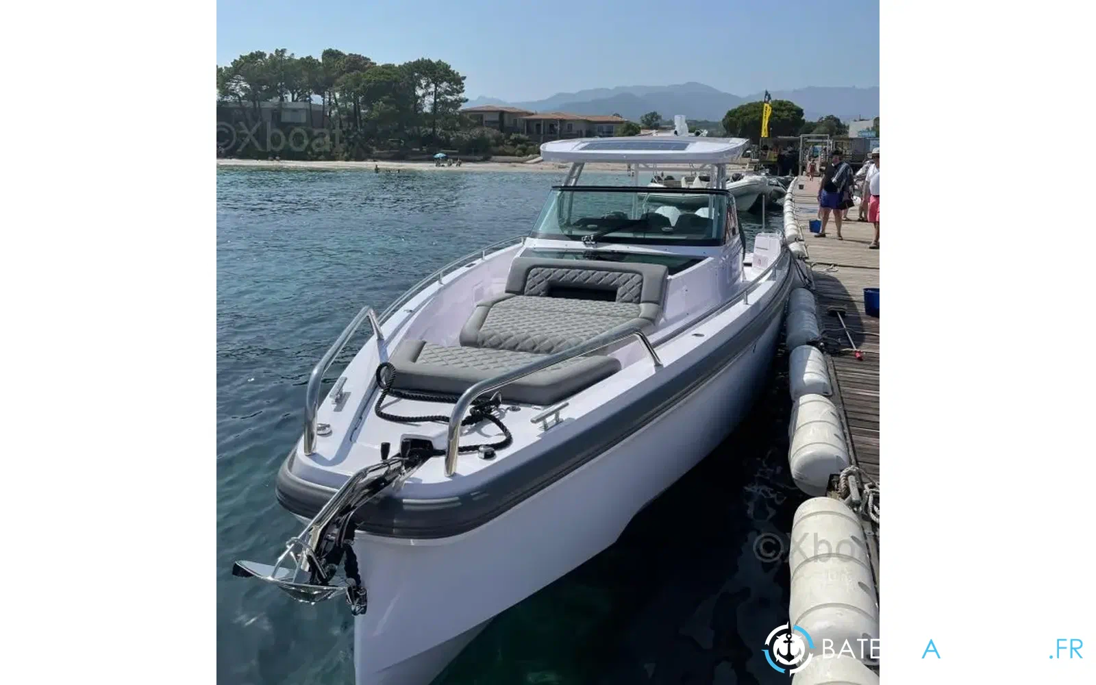 slider 8 Axopar 37 Cabin