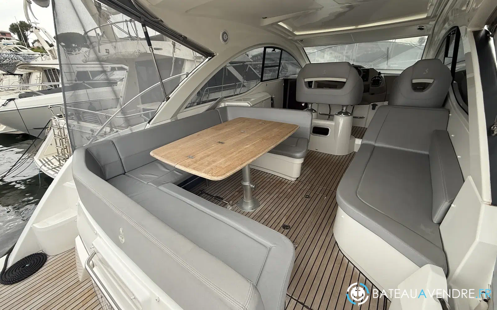 slider 9 Beneteau Flyer Gran Turismo 38