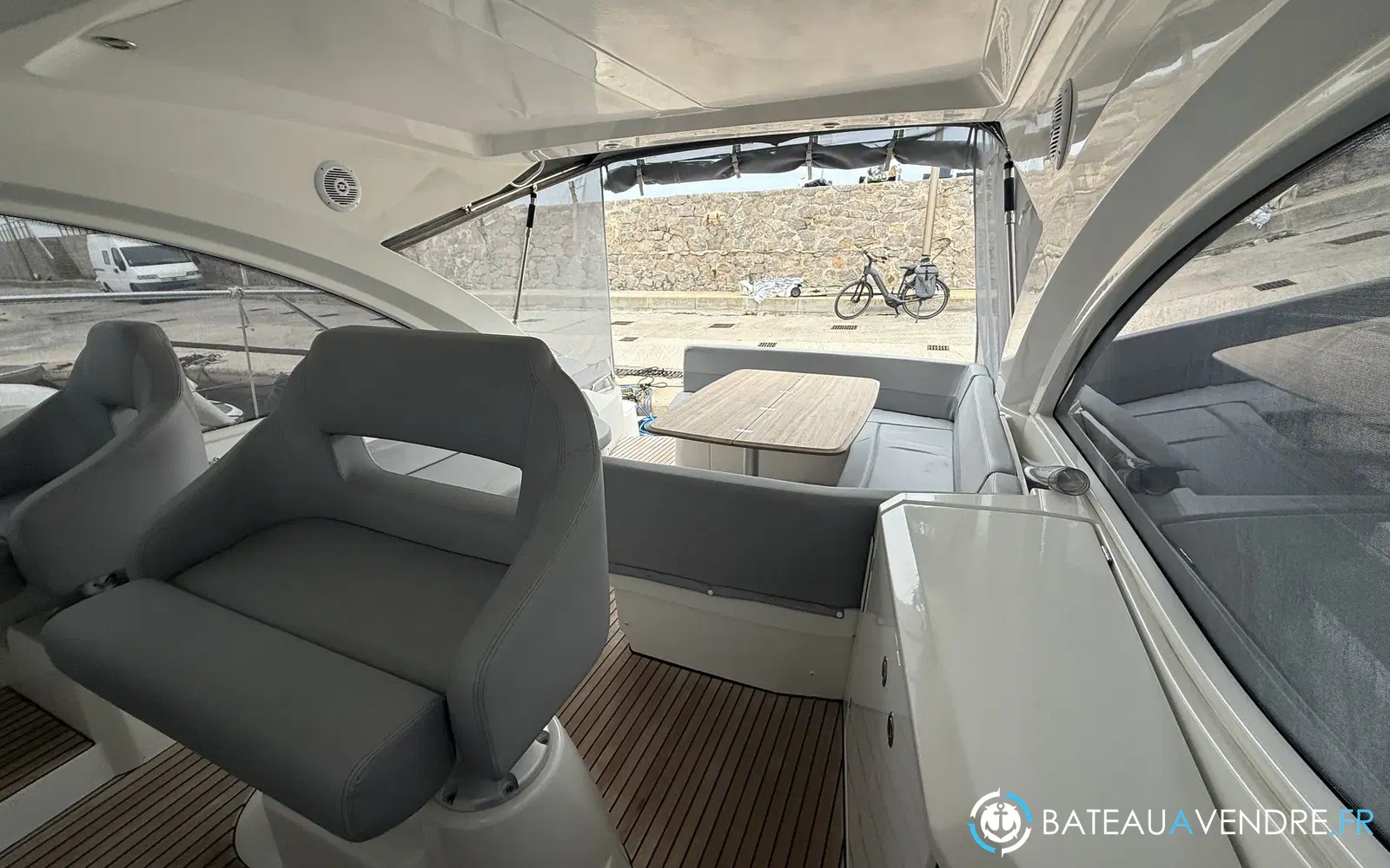 slider 10 Beneteau Flyer Gran Turismo 38