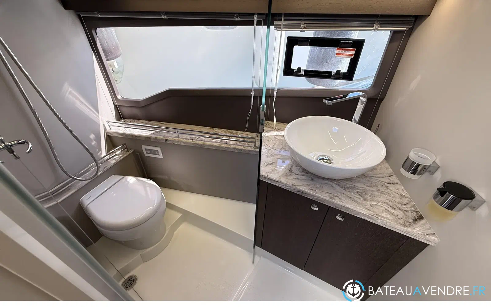 slider 9 Galeon 400 Fly