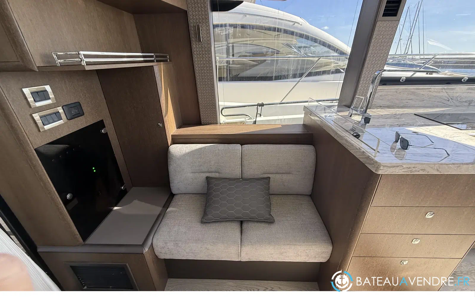 slider 4 Galeon 400 Fly