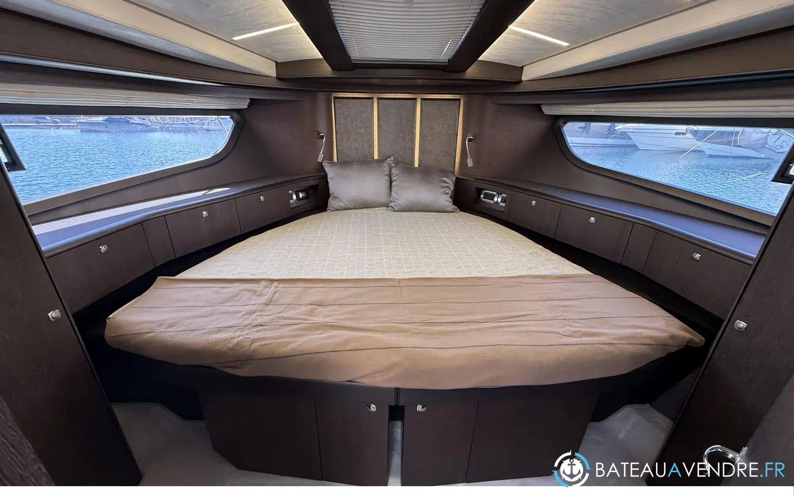 slider 7 Galeon 400 Fly