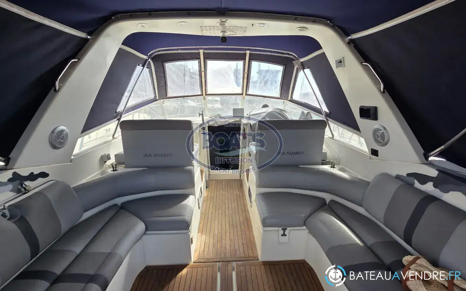 slider 2 Beneteau Flyer 10